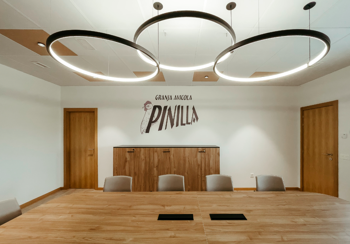 HOOP HORIZONTAL INTERIOR