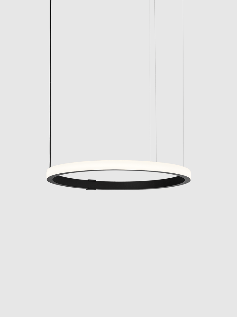 Hoop Horizontal Exterior